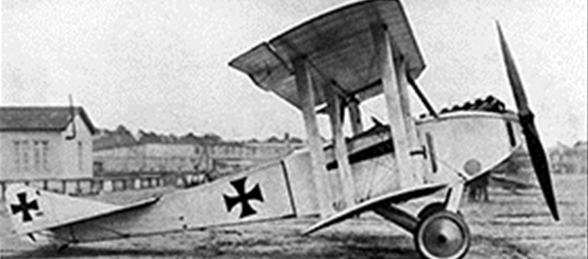 EİNSTEİNIN TASARLADIPI KANAT PROFİLİ: “KEDİ BURNU”  Başarısız Bir Havacılık Hikâyesi ve Ünlü Fizikçinin Havacılık Temasları